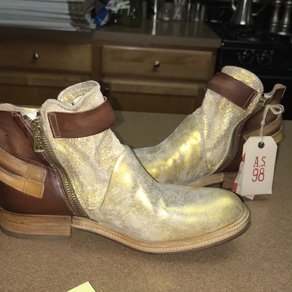 NWT A.S. 98 x FREE PEOPLE. DISTRESSED MOTO BOOTS - Picture 2 of 8